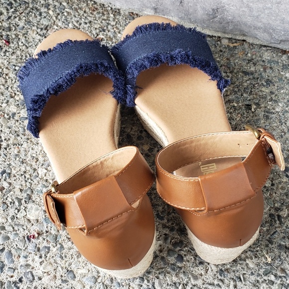 Platform Wedges Sandals - Picture 5 of 7